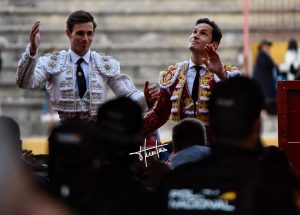 Daniel Luque y Sergio Rodríguez, a hombros en Ávila