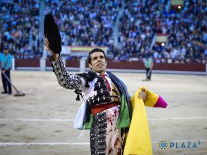 Faenón sin premio por culpa del descabello de Emilio de Justo en Madrid