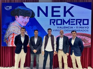 Encuentro de Nek Romero con la afición de Valencia