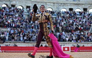 Triunfo de Talavante en la reaparición de Ponce en Nimes