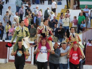 Indulto de Emilio de Justo, a hombros con Luque y Aguado, en Santisteban del Puerto