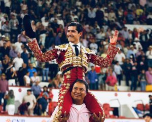 Tres orejas para Luis David Adame en el cierre de Aguascalientes