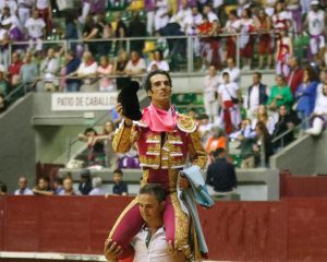 Morenito de Aranda sale a hombros en Burgos