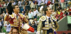 El Fandi e Ismael Martín abren la puerta grande en Burgos