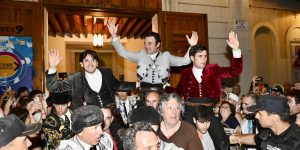 Triple salida a hombros en el inicio de las Hogueras de Alicante