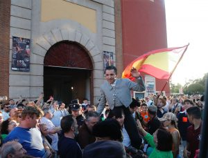 Cuatro orejas y un rabo para Diego Ventura en León