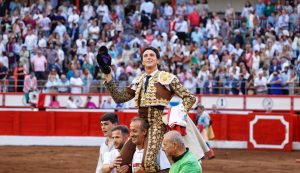 Roca Rey abre la puerta grande y Juan Ortega ralentiza el toreo en Santander