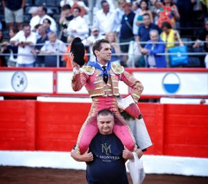 Redonda faena, con puerta grande, de Ginés Marín en Santander