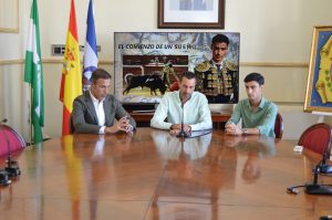 Presentado en su localidad natal el debut con picadores de Enrique Toro