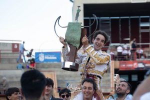 Víctor Hernández se proclama ganador de la Copa Chenel