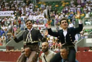 Burgos concluye la Feria por la Puerta Grande