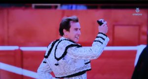 Oreja a la entrega de Román y lesión de Isaac Fonseca en Pamplona