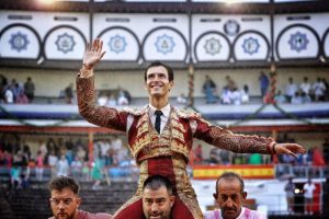 Triunfo de Samuel Navalón y percance de Marco Pérez en Santander