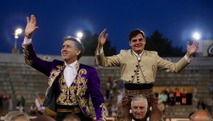 Tres orejas para Pablo Hermoso de Mendoza y Sergio Pérez en Arévalo