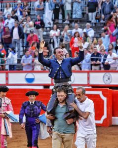 Andy Cartagena corta un rabo en Santander