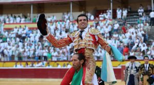 Emilio de Justo sale a hombros en Huesca