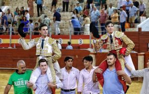 Fernando Adrián y Jorge Martínez salen a hombros en Almería