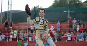 Gómez del Pilar abre la puerta grande en Cebreros