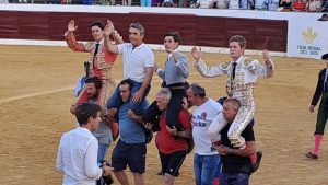 Triple salida a hombros en Villanueva de Córdoba