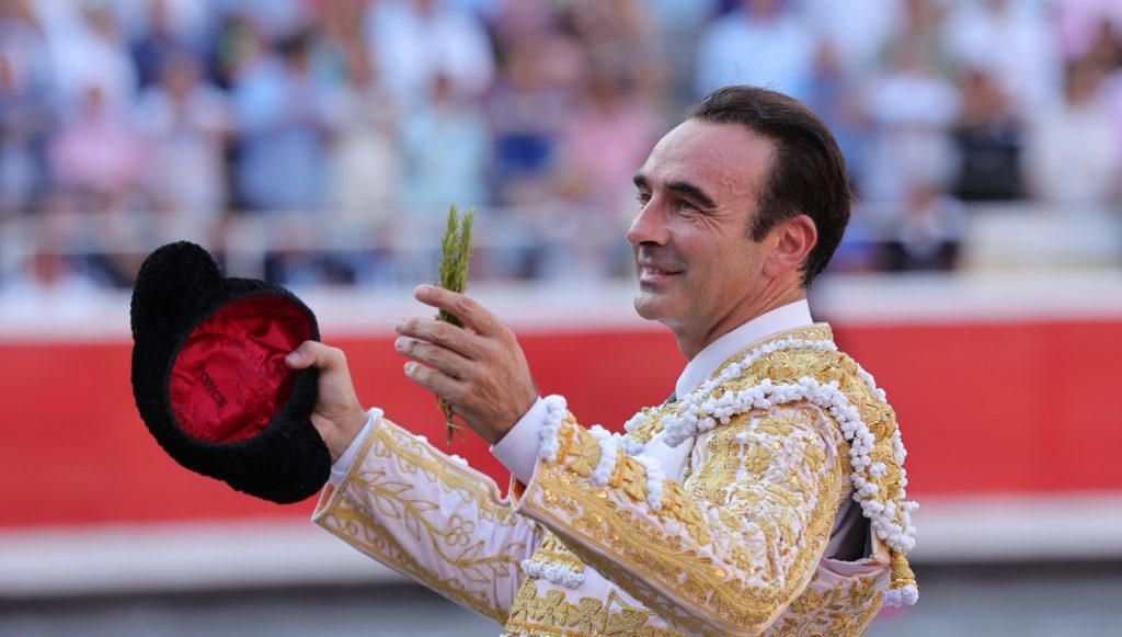 Bilbao despidió con honores a Enrique Ponce