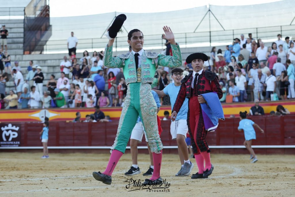 Rafael de la Cueva sobresale en la novillada de Cenicientos