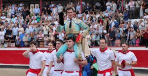 Daniel Luque, la cara, y Diego Urdiales, la cruz, en Azpeitia