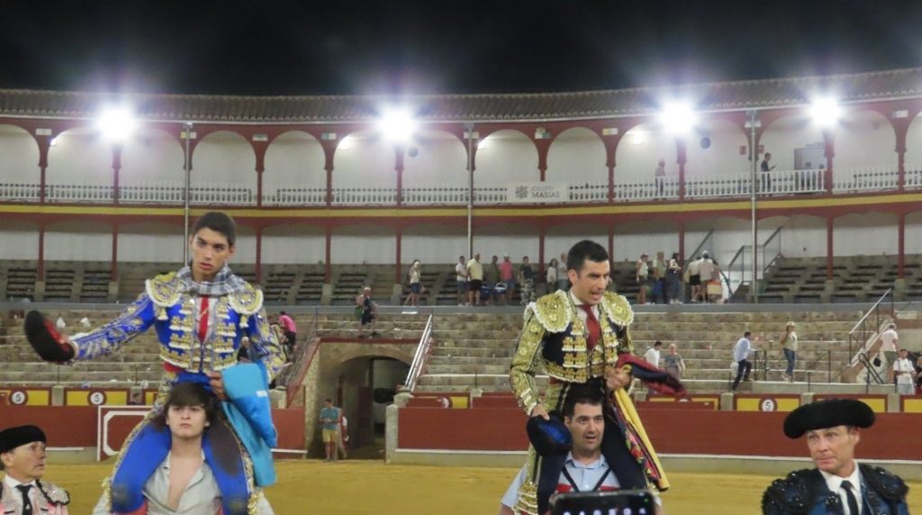 Fernando Tendero e Israel Aparicio abren la puerta grande en el inicio de Ciudad Real