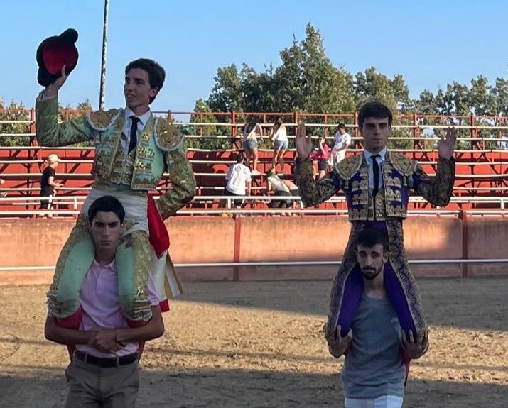 Norte e Yglesias a hombros en Masueco