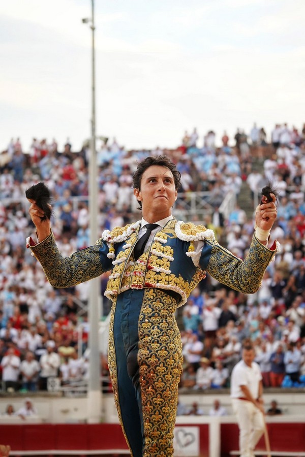 A hombros Castella y Roca Rey en Beziers