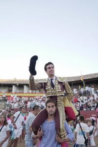 A hombros Tomás Rufo en El Burgo de Osma