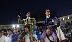 Molina, que sale a hombros con Ginés Marín, se reivindica en Albacete