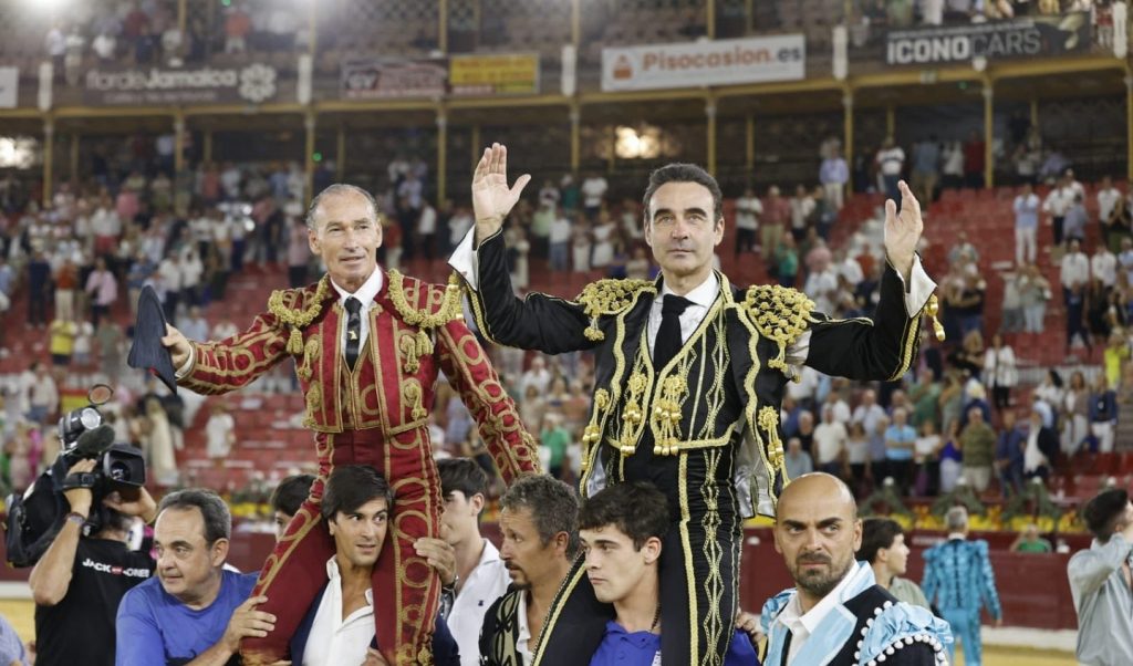 Lección magistral de Ponce, que triunfa junto a Pepín Liria, en su adiós a Murcia