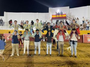 Extraordinaria novillada de triunfadores en Arroyomolinos de León