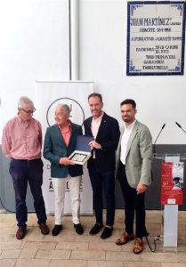 El Capítulo de la Fundación Toro de Lidia en Albacete homenajea a Juan Martínez