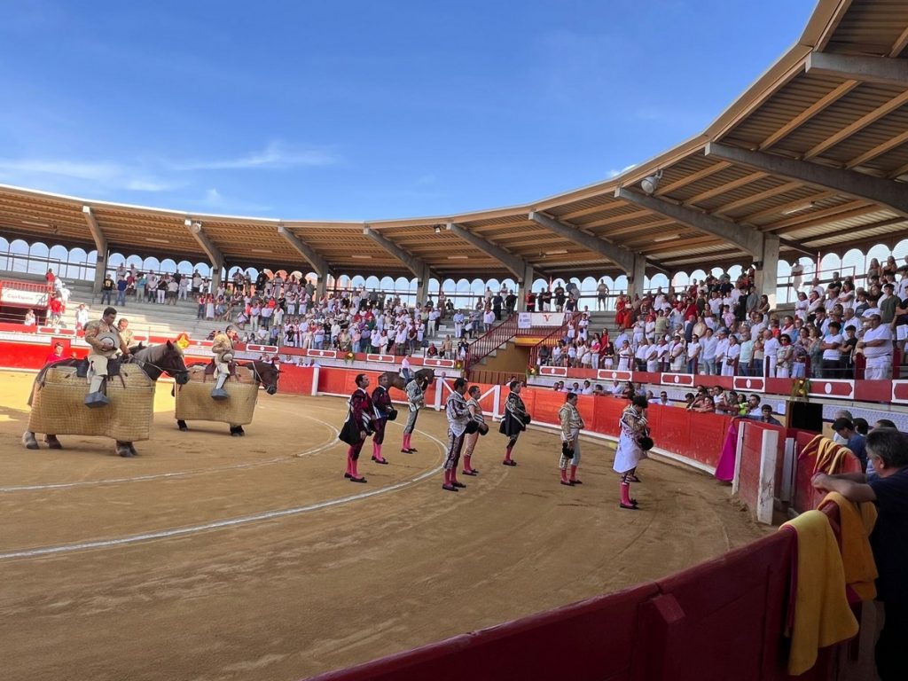 El poso de González y la madurez de Bastos, a hombros en Pedrajas