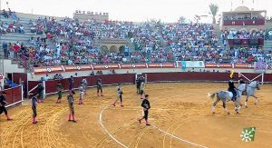 Salida a hombros de David Galván y Fernando Adrián en Vera