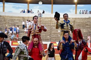 reseña de las corridas de toros de Ejea de los Caballeros y Cabra