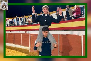 Salida a hombros de Pablo Sánchez en Castellar