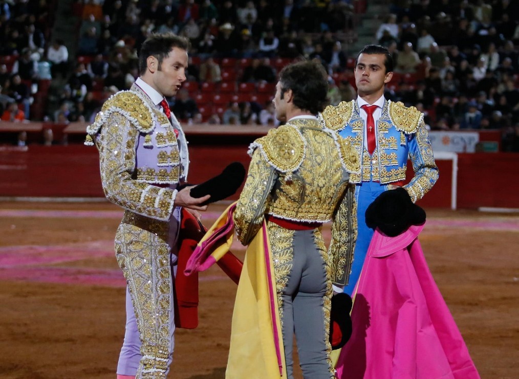 Ovaciones en la corrida de las luces de La México