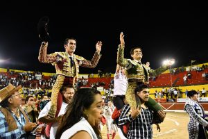 Joselito Adame y Calita, a hombros en Mérida
