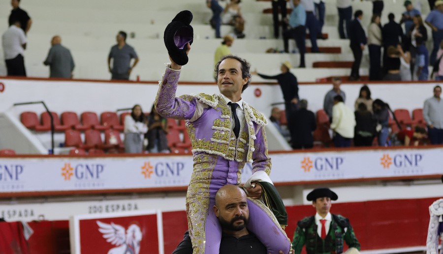 Juan Pablo Sánchez salió a hombros en Aguascalientes