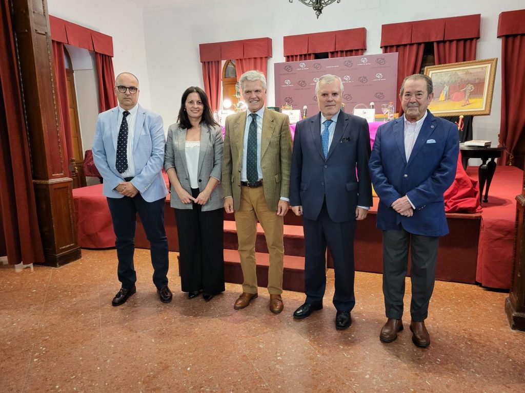 El libro 'Espartaco, Gran Maestro del Toreo' se presenta en Osuna