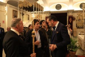 Roca Rey asiste al traslado de la Virgen de la Estrella