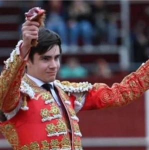 Cataluña premia al torero Luis Reina