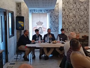 Jarocho y Tristán Barroso, con la afición de Tordesillas