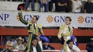 Doble puerta grande en Monterrey