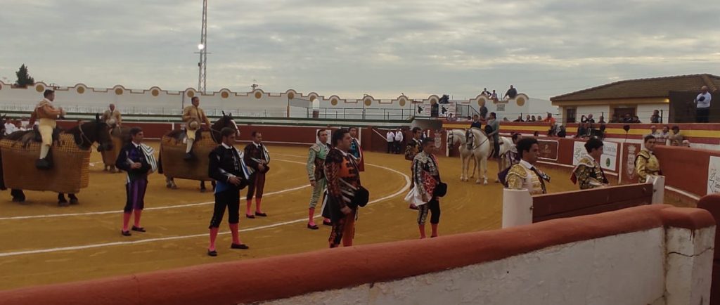 Notable actuación de los novilleros en Niebla