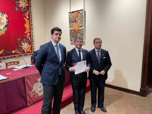 Dávila Miura y Javier Zulueta, galardonados en Sevilla