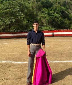 Diego García se prepara en el campo bravo peruano