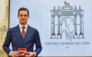 David Galván recibe la Zapatilla de Plata en León
